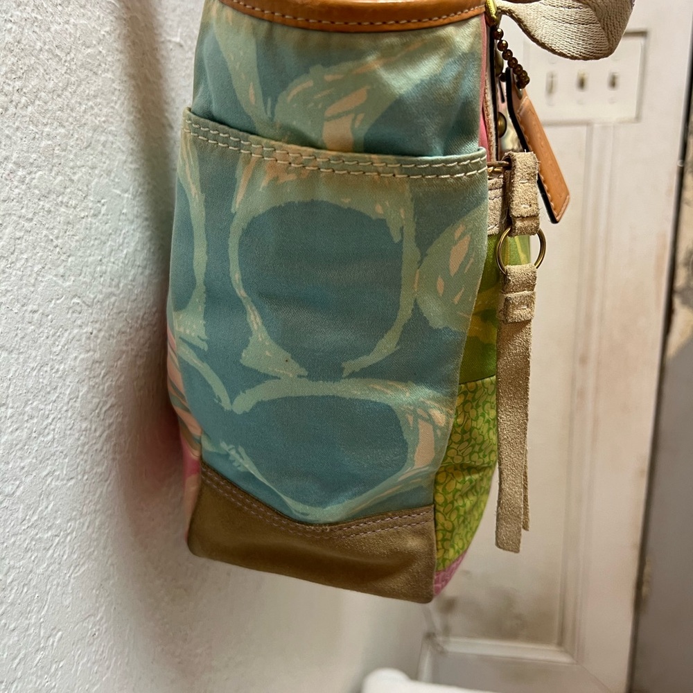 Coach Multicolor Patchwork Tote. - Picture 4 of 8